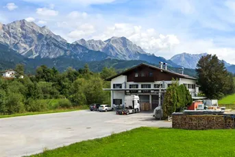 Betriebs-/Gewerbeliegenschaft mit Einliegerwohnung in zentraler Lage von Saalfelden