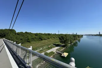 DONAUINSEL-NÄHE! GRUNDSTÜCK MIT SANIERUNGSBEDÜRFTIGEM KLEINHAUS/ABRISSHAUS.