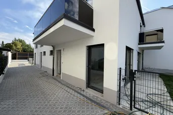 ÜBERGABE ZEITNAH! NEUBAU IN ZENTRUMSNÄHE! 5 ZIMMER-ZIEGELHAUS MIT 2 BÄDERN UND 3 WC´S.