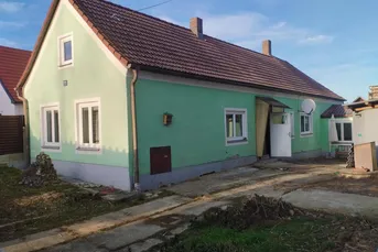 SOMMERAKTION - Landhaus mit Charme und Entwicklungspotential