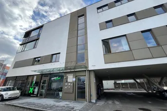 Showroom &amp; Bürofläche nahe Flughafen und Autobahn