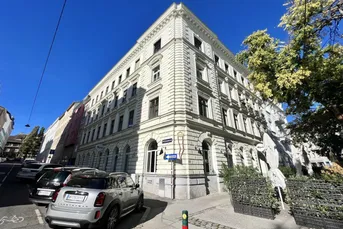 ANLEGERWOHNUNG! HELLE, RUHIGE ALTBAUWOHNUNG MIT LIFT NAHE WÄHRINGER PARK ZU KAUFEN!