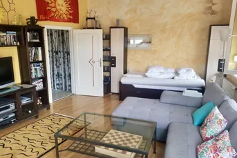 SEHR HELLE, RUHIGE 72m² GROSSE 3-ZIMMER-WOHNUNG MIT LIFT NAHE ZENTRUM UND HAUPTBAHNHOF ZU KAUFEN!