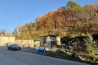 BAUGRUNDSTÜCK MIT BEWILLIGTEM HAUSPROJEKT IN BREITENFURT BEI WIEN (HOCHROTERD!) – 592 m²