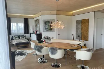 Eleganter Bungalow mit Pool und großzügiger XXL-Garage für Ihren Fuhrpark!