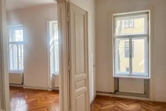Helle 2,5-Zimmer-Altbauwohnung Nähe WIFI