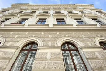 Wunderschönes Zinshaus: Exklusive Apartments und Maisonetten in Top-Lage nahe der Wienzeile