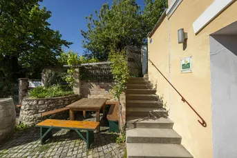 Traumhaftes Einfamilienhaus mit Vinothek im Herzen des Weinviertels