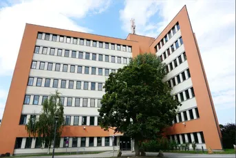 Modernes Bürohaus im 21. Bezirk Top Sichtbarkeit &amp; Anbindung Fläche teilbar!