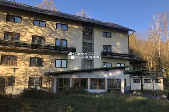 Ehemaliges Hotel in Thermennähe wartet auf Wiederbelebung durch Sie