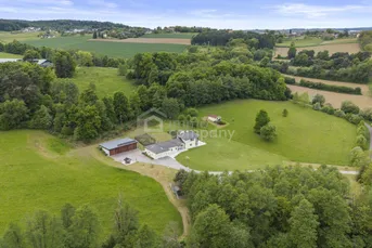 Modernes Wohnparadies in Alleinlage mit Gästehaus, Halle, Weinkeller &amp; mehr – ca. 62.000 m² Grundstück - davon ca. 10.000 m² Bauland!!