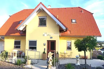 Leben und Arbeiten in Perfektion – Traumhaus mit Panoramablick in ruhiger Sackgassenlage