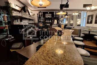 Gastronomie-Traum im 1. Bezirk – 120 m² mit Stadtblick und Schanigarten!