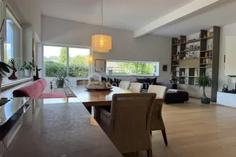 Bungalow in einmaliger Lage in Attersee Ort. 155m² Luxus mit kleinem Garten und großer Terrasse!