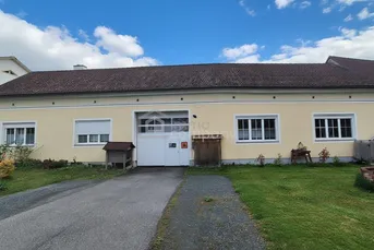 Schöner Hof mit 2 Wohneinheiten und sehr viel Platz, ideal zur Selbstversorgung