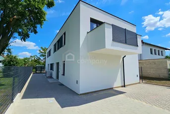 SOMMERAKTION! 3 von 6 Doppelhaushälften noch verfügbar! Haus 3.0 mit Keller in Felixdorf zu verkaufen!