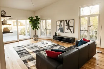 Wohntraum am Schlosspark: 3-Zimmer Dachgeschoss Wohnung mit Terrasse