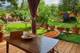 3 Eigentumswohnungen und 1 Büro, großer Garten, Doppelgarage