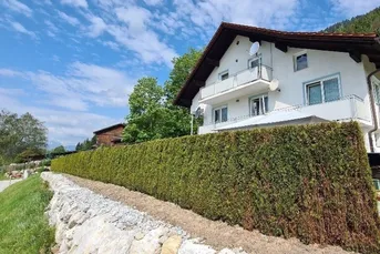 Wohnhaus mit eigener Wasserquelle, Carports, Keller, Balkone!
