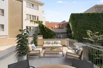 Wunderschöne 4 Zimmer Wohnung mit großer Terrasse - Provisionsfrei!