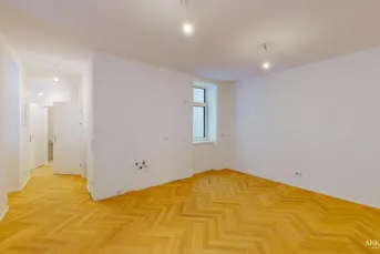 Sanierte Gartenwohnung mit Terrasse I Altbaujuwel