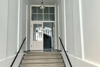 Charmante Altbauwohnung direkt beim Schloss Belvedere mit großem Entwicklungspotenzial