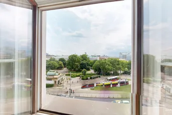 Altbaubüro mit Blick in den Resselpark