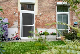 Sehr helle Maisonette-Wohnung mit Terrasse &amp; Garten in zentraler Lage von Korneuburg – Wohnen im generalsanierten Backsteinbau