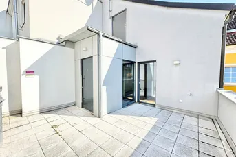 TOPLAGE NÄHE RATHHAUS | OPTIMAL AUFGETEILTE 4 ZIMMER MIT TERRASSE | SCHAUMANNSTRASSE