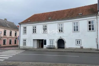 Historisches Zinshaus in Perchtoldsdorf, 650m², 9 Stellplätze, 4,7% Rendite