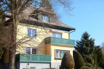 Landhausvilla mit Wohnrecht in Weilbach zu verkaufen