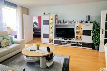 HERRLICHE 3-ZIMMER-WOHNUNG (77m²) MIT LOGGIA UND FERNBLICK