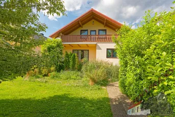 Einfamilienhaus mit Garage = attraktive Lage = sonniger unverbauter Grünblick