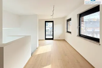 Neubau: Hochwertige Doppelhaushälfte 1 mit 5 Zimmern, Terrassen, Garten und Doppelcarport