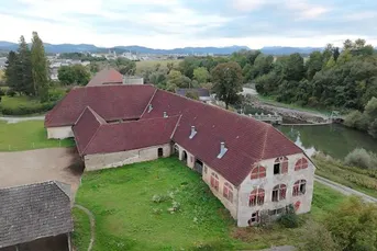Althofen: 5.000 m² Grund mit Stall