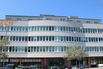 Helles Büro direkt bei S-Bahn Brünner Straße
