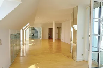Dachgeschossmaisonette ~ großer Wohnbereich und Terrasse ~ Lift in die Wohnung