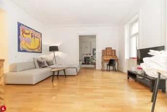 Stilvolle Altbauwohnung mit Blick auf den Passauer Platz – Wohnen im Herzen der Wiener Innenstadt