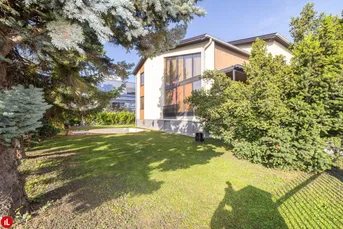 Stilvolle Villa mit Pool in 1110 Wien | Viel Platz für Großfamilien oder zwei Generationen!