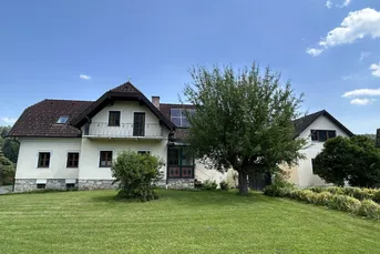 NEUREAL- Wunderschöner Vierkanthof mit zwei Wohnhäusern (3 Wohneinheiten) und Nebengebäuden zu verkaufen! Option von zusätzlichen Erwerb von 5.200 m² Grund!