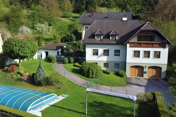 Geräumiges und komfortables Mehrfamilienhaus mit Pool und schönem Garten in der Wachau!