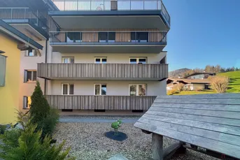 Sonnige 3 Zimmer Wohnung mit Balkon