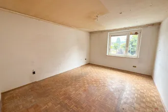 Helle 3-Zimmer-Wohnung mit Sanierungspotenzial in zentraler Lage