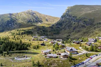 Neuwertiges Chalet Dorf mit Alm-Gasthof in bester Lage am Falkert - direkt neben der "Heidi-Alm"
