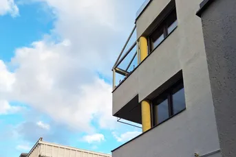 Kleines, nettes Büro mit Balkon