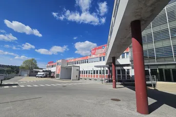 Moderne Betriebsliegenschaft nähe U4-Hütteldorf mit top ausgestatteten Lagerflächen von 280 - 950 m2
