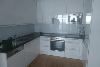 2 Zimmerwohnung mit Loggia in TOP Lage zu verkaufen