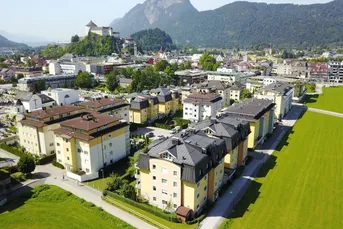 Großzügige Maisonette-Wohnung mit Terrasse und Doppelgaragenbox