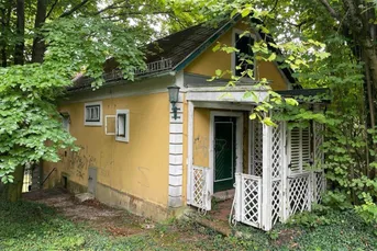 Idyllischer Baugrund 700 m² für ein Haus plus ein vorhandenes Nebengebäude!