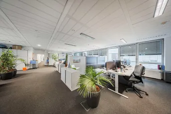 Skyline - helle Büroflächen zu mieten!